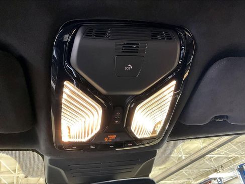 Used 2025 BMW X7 xDrive40i w/ M Sport Package image 36