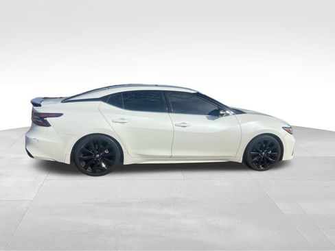 Used 2021 Nissan Maxima SR w/ Sport Mat Group image 9