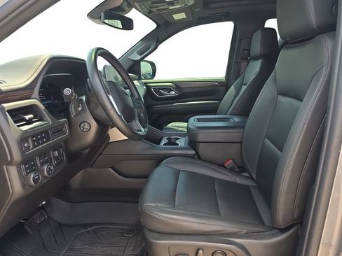 Used 2023 Chevrolet Tahoe Z71 w/ Luxury Package AWD/4WD image 11