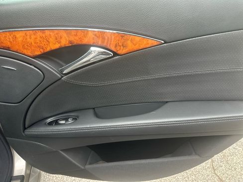 Used 2005 Mercedes-Benz E 320 Sedan image 13