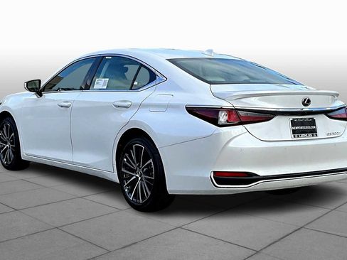 Used 2025 Lexus ES 300h w/ Premium Package image 7