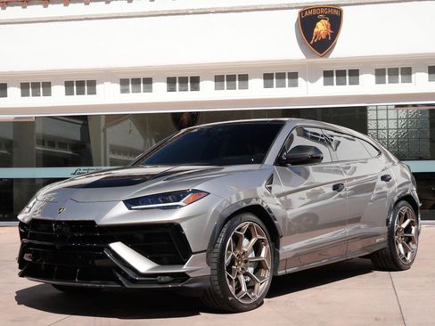 Used 2023 Lamborghini Urus Performante AWD/4WD image 18