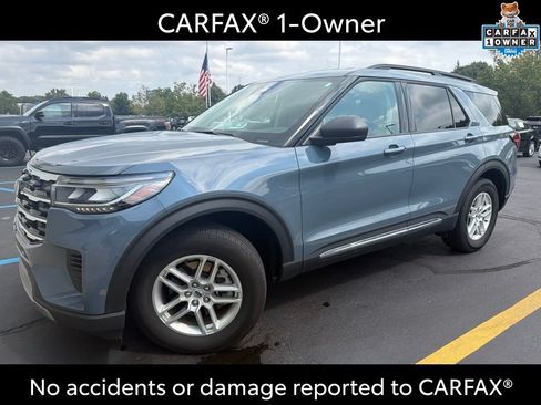 Used 2025 Ford Explorer Active AWD/4WD image 2