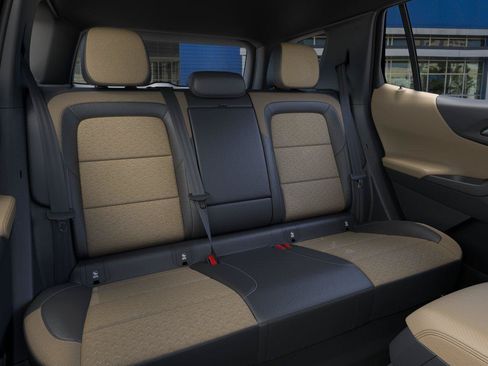 New 2026 Chevrolet Equinox ACTIV w/ Convenience Package III FWD image 17