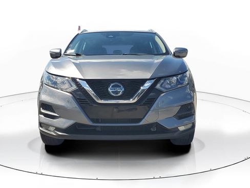 Used 2021 Nissan Rogue Sport SV image 2