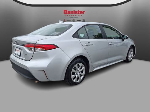 Used 2024 Toyota Corolla LE FWD image 4
