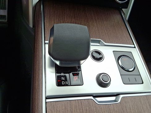 Certified 2023 Land Rover Range Rover SE image 15