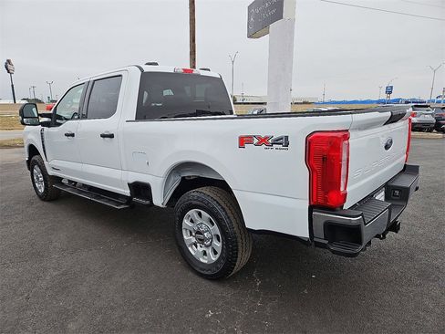 Used 2024 Ford F250 XLT w/ FX4 Off-Road Package image 4
