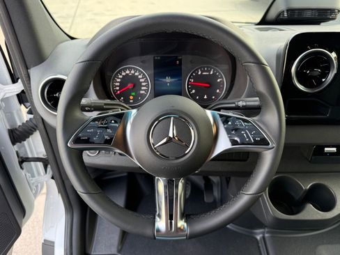 New 2025 Mercedes-Benz Sprinter 2500 image 24