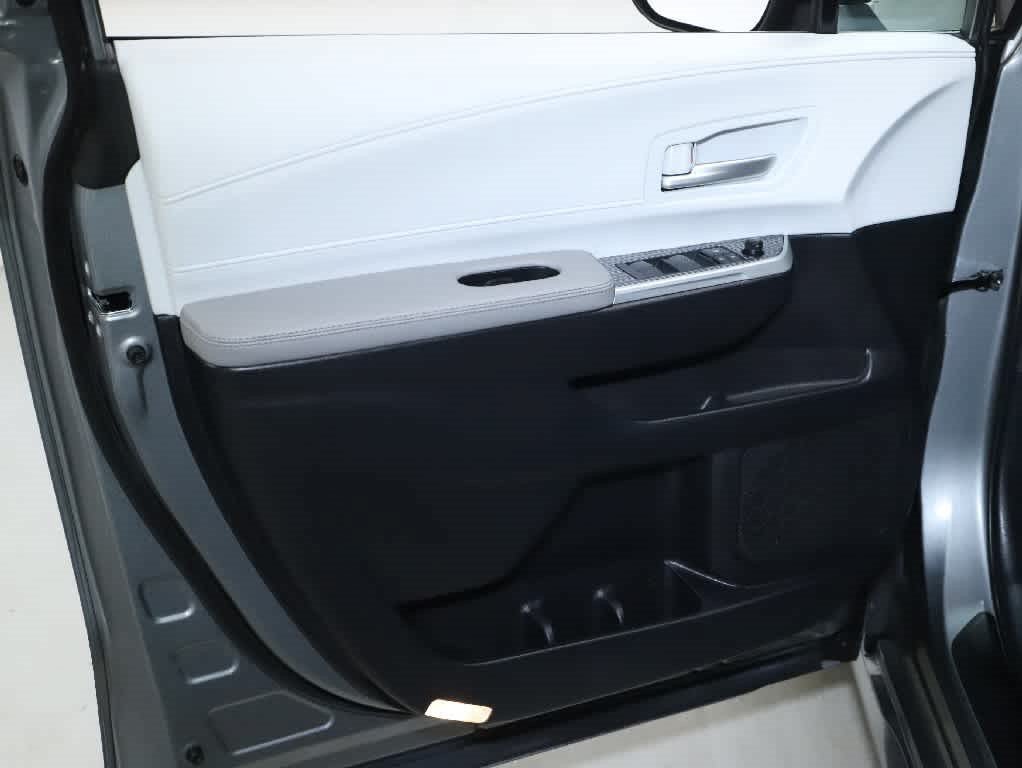 Used 2026 Toyota Sienna XLE AWD/4WD image 15