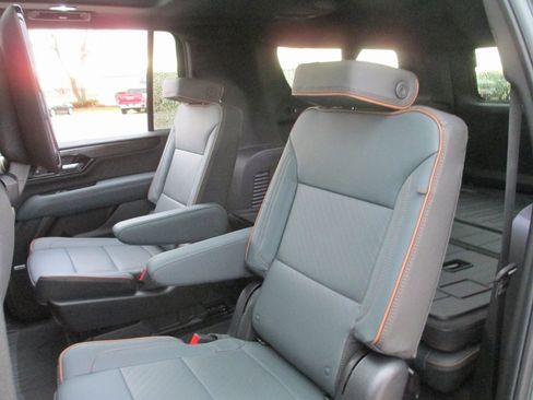 New 2026 GMC Yukon XL AT4 w/ AT4 Premium Plus Package image 11