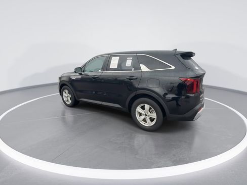 Used 2025 Kia Sorento LX image 6