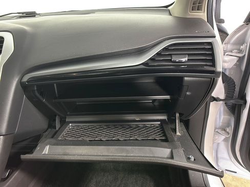 Used 2015 Ford Fusion SE FWD image 26