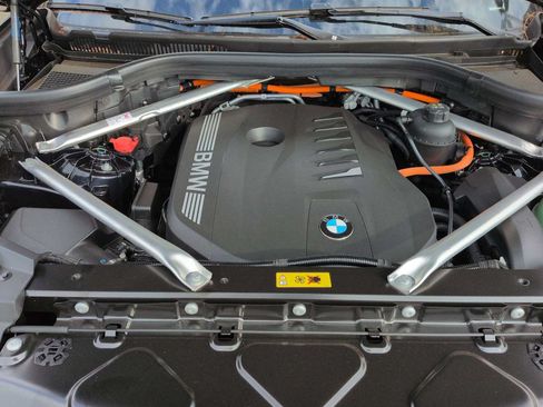 Used 2026 BMW X5 xDrive50e w/ M Sport Package AWD/4WD image 15