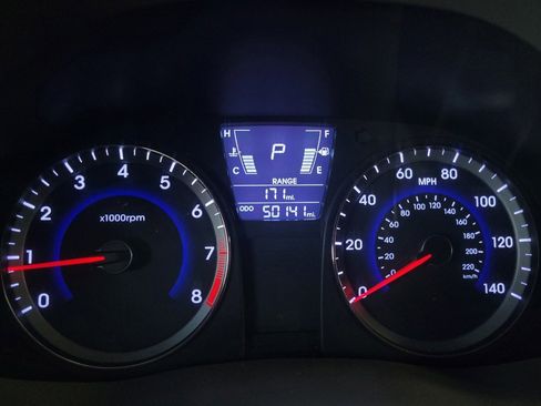 Used 2014 Hyundai Accent GLS image 23