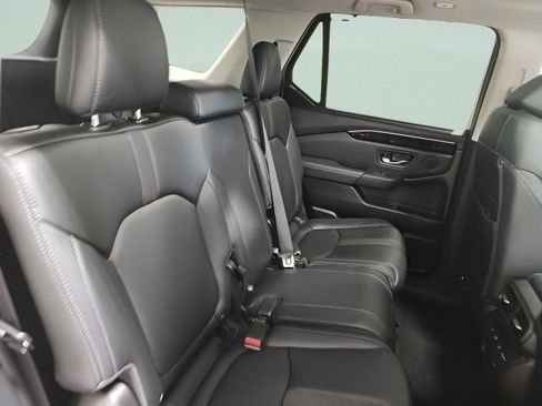 Used 2023 Honda Pilot Touring image 21