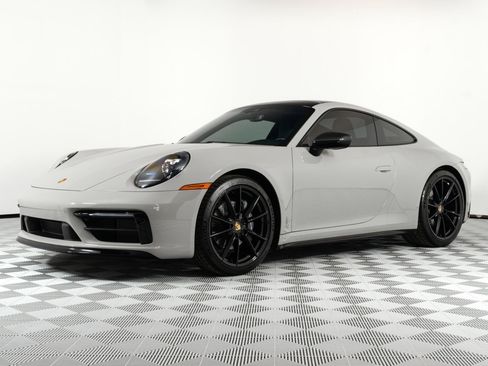 Used 2024 Porsche 911 Carrera RWD image 7