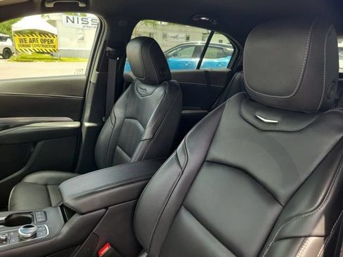 Used 2025 Cadillac XT4 Premium Luxury FWD image 16