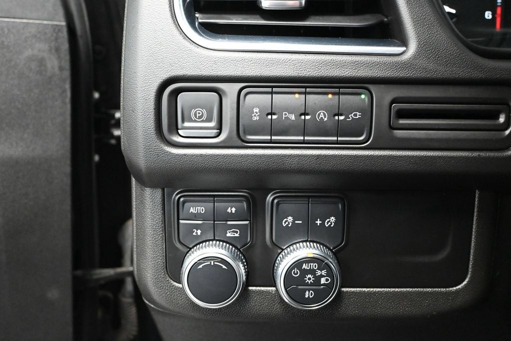 Used 2021 GMC Yukon SLE AWD/4WD image 24