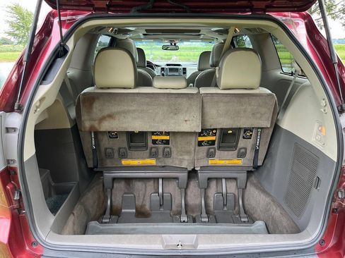 Used 2013 Toyota Sienna Limited w/ Premium Pkg AWD/4WD image 13