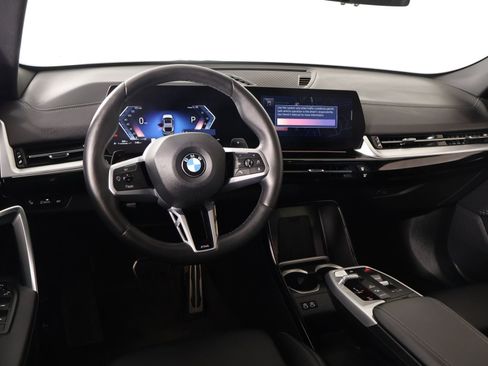 Used 2025 BMW X2 xDrive28i AWD/4WD image 2