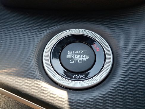 Certified 2023 Jeep Grand Cherokee Altitude image 22