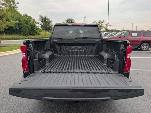 Used 2023 Chevrolet Silverado 1500 LT AWD/4WD image 12