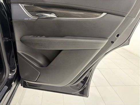 Used 2024 Cadillac XT6 Sport w/ Technology Package AWD/4WD image 23