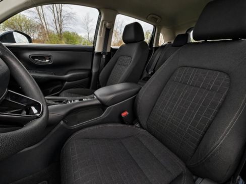 Used 2023 Honda HR-V LX image 8