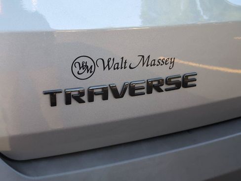 Used 2023 Chevrolet Traverse RS FWD image 5
