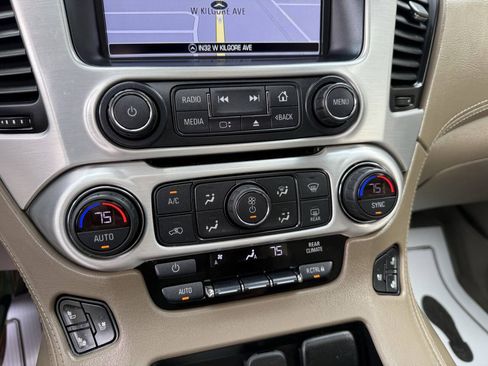 Used 2019 GMC Yukon XL SLT w/ Premium Edition AWD/4WD image 13