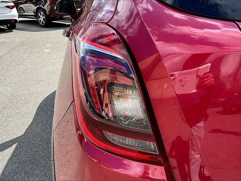 Used 2018 Buick Encore Essence image 25