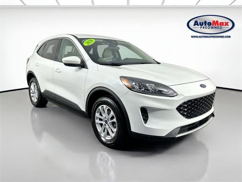 Used 2020 Ford Escape SE image 1