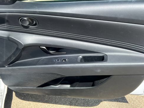Certified 2025 Hyundai Elantra Sport FWD image 13