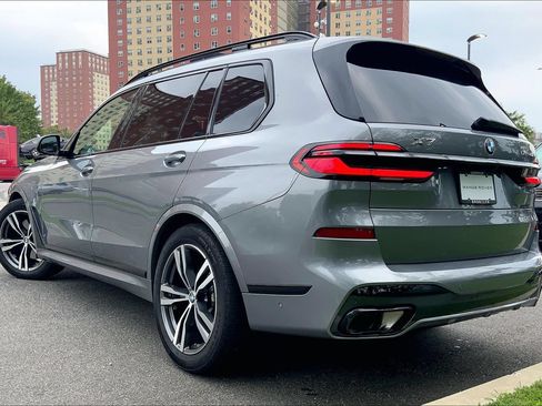 Used 2026 BMW X7 xDrive40i w/ M Sport Package AWD/4WD image 3
