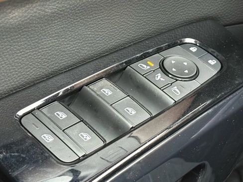 New 2026 Nissan Pathfinder Platinum image 11