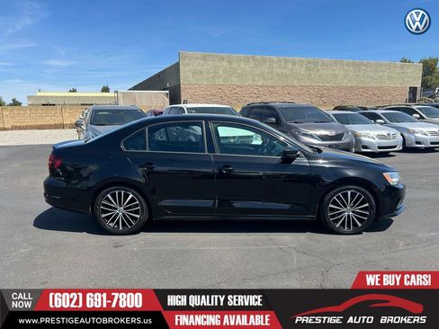 Used 2016 Volkswagen Jetta Sport image 5