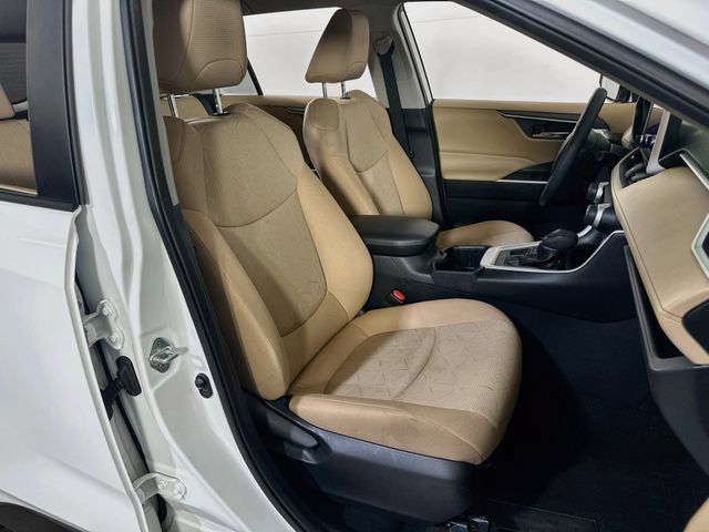 Used 2023 Toyota RAV4 XLE AWD/4WD image 15