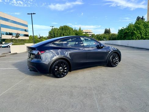 Used 2024 Tesla Model Y 2WD image 13