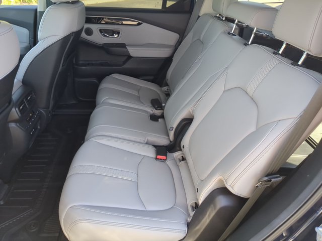 Used 2024 Honda Pilot Touring image 19