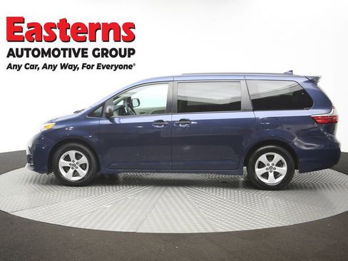 Used 2019 Toyota Sienna L FWD image 59