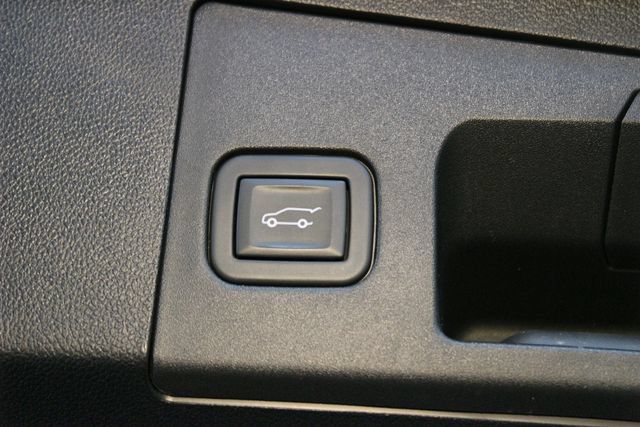 Used 2023 Cadillac XT4 Sport w/ Sun And Sound Package AWD/4WD image 18