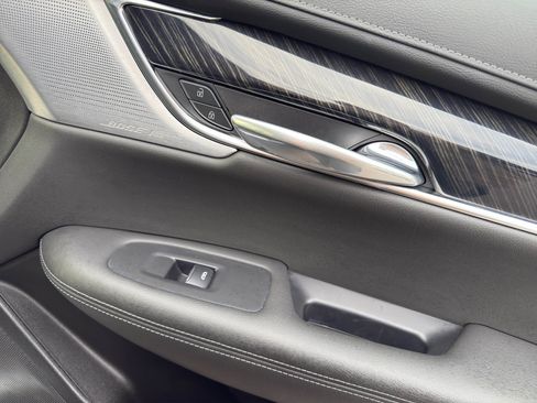 Used 2022 Cadillac XT6 Premium Luxury image 17