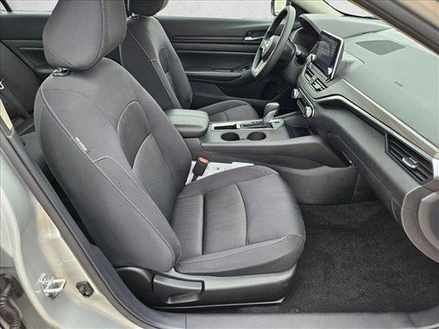 Used 2025 Nissan Altima 2.5 SV FWD image 20