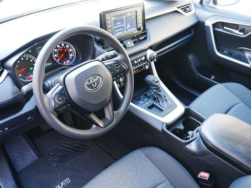 Used 2021 Toyota RAV4 XLE image 8