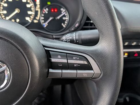 Used 2021 MAZDA MAZDA3 s image 19