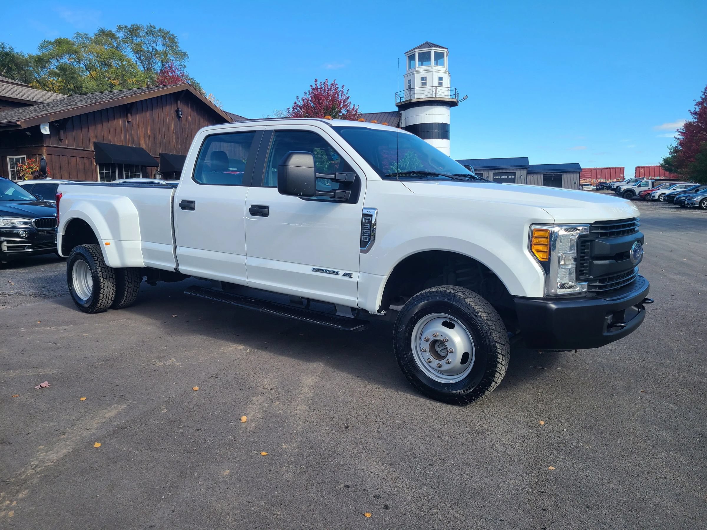 Used 2017 Ford F350 XL w/ Snow Plow/Camper Package AWD/4WD image 4