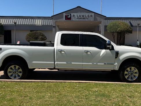 Used 2020 Ford F250 Platinum w/ FX4 Off-Road Package image 4
