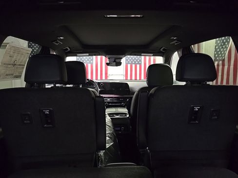 New 2026 Chevrolet Traverse RS image 12