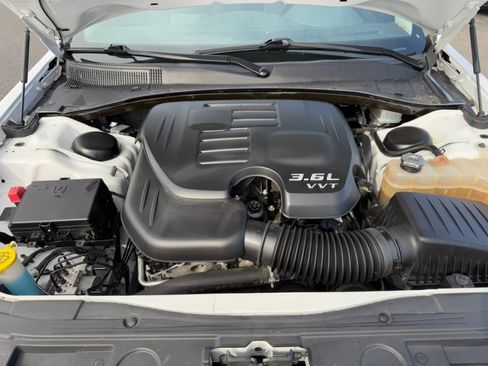 Used 2020 Chrysler 300 Touring w/ Sport Appearance Package image 38